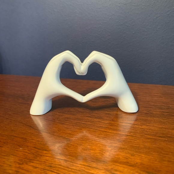 Resin Hands Heart Accent Sculpture - Picture 3 of 4
